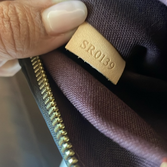 Louis Vuitton Turenne PM - Picture 8 of 9